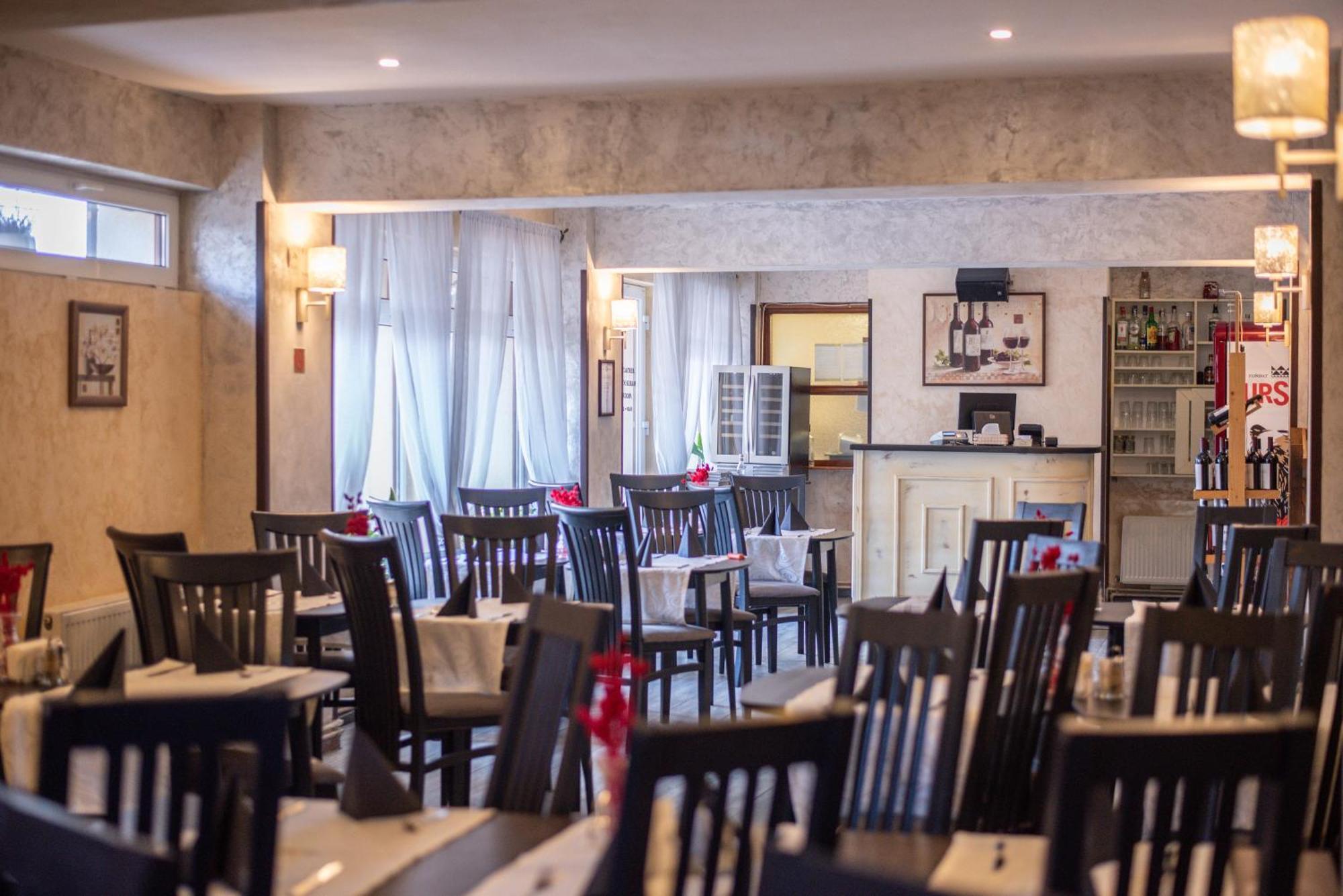 Hotel Marea Neagra Sinaia Kültér fotó
