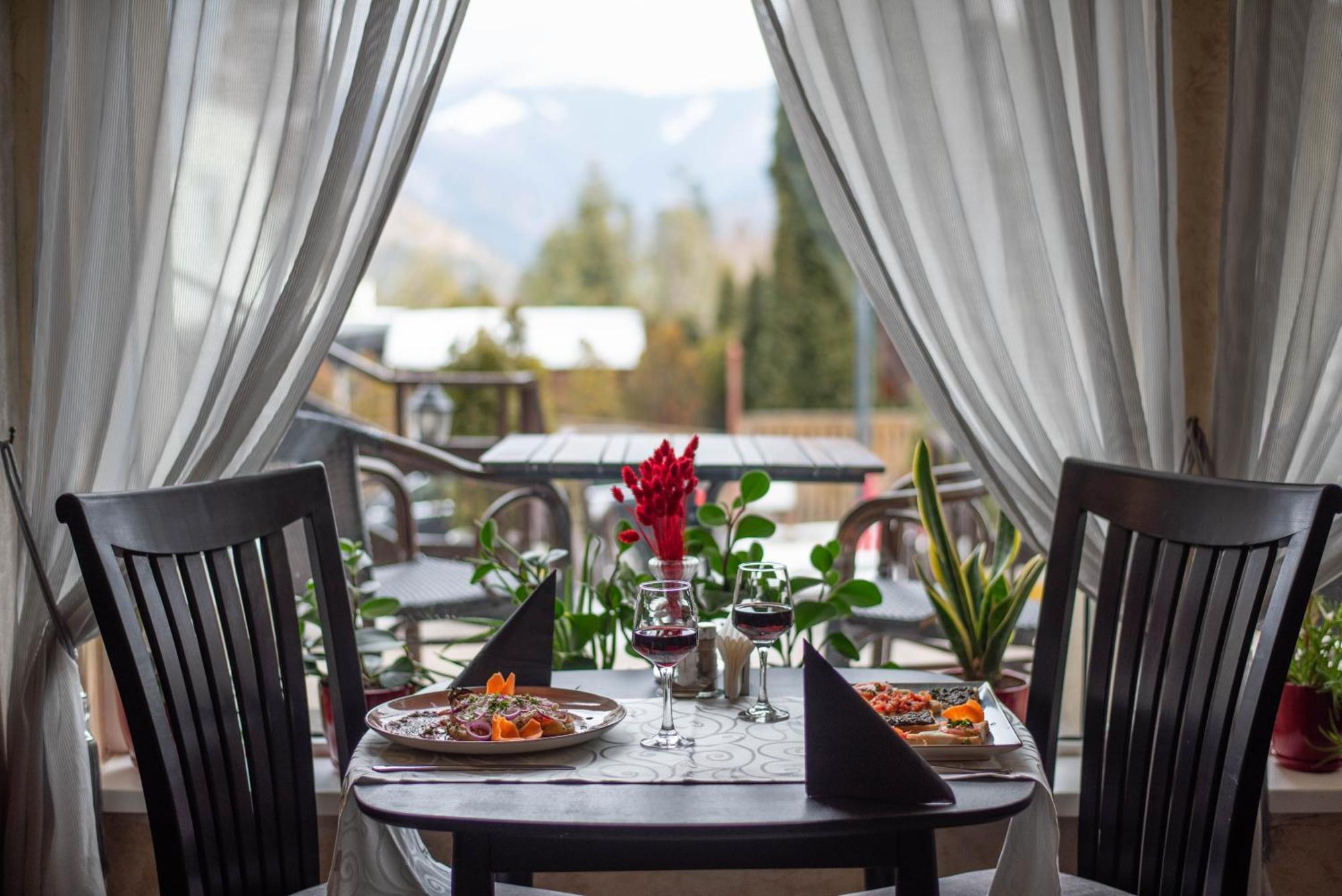 Hotel Marea Neagra Sinaia Kültér fotó