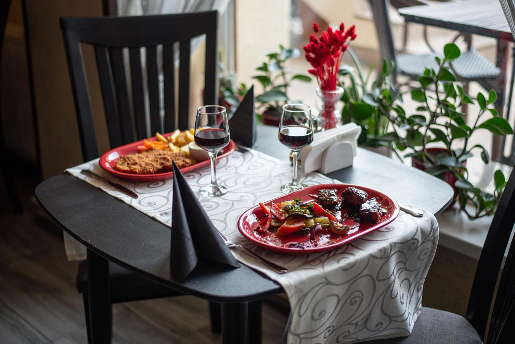 Hotel Marea Neagra Sinaia Kültér fotó