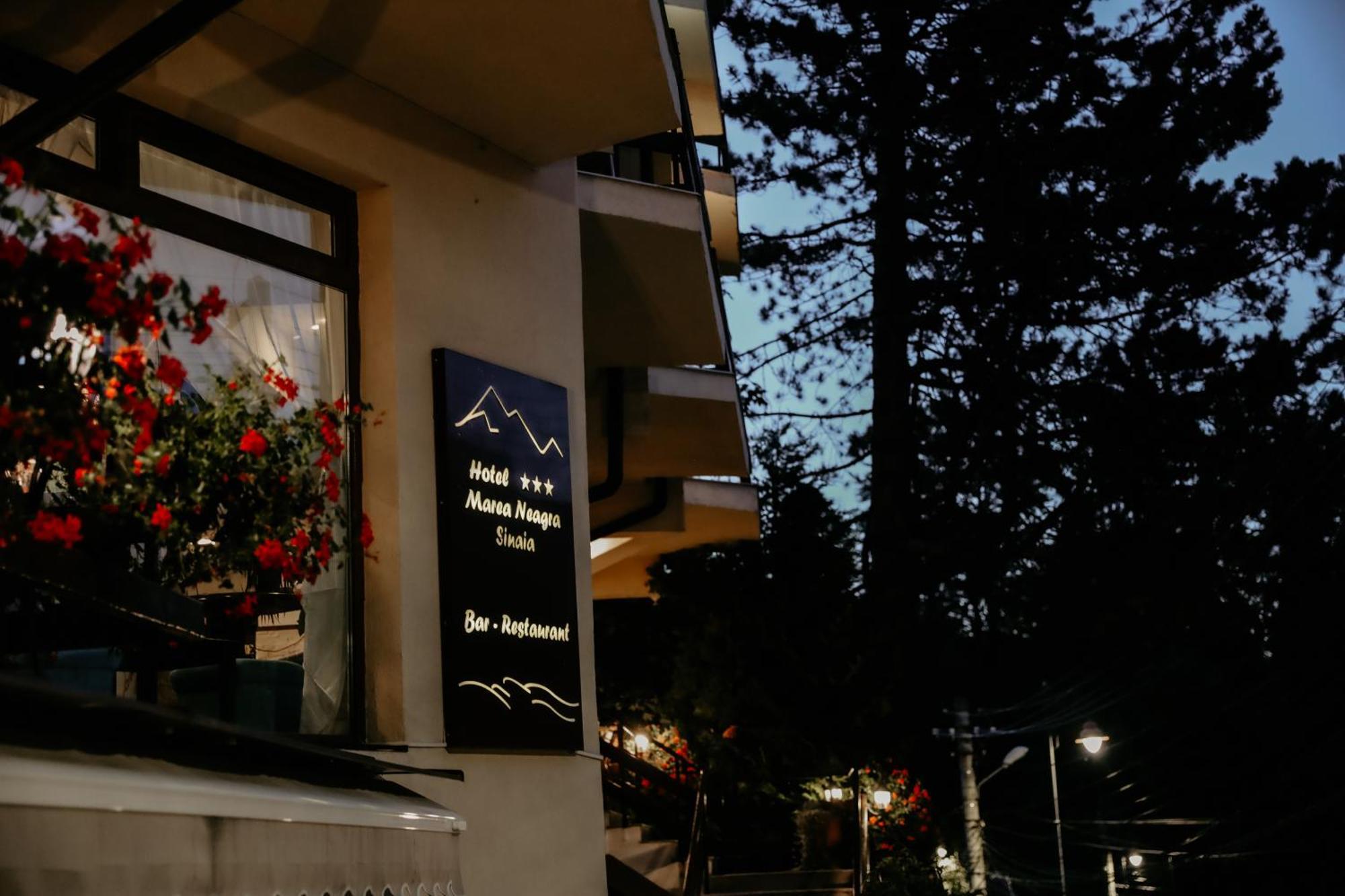 Hotel Marea Neagra Sinaia Kültér fotó