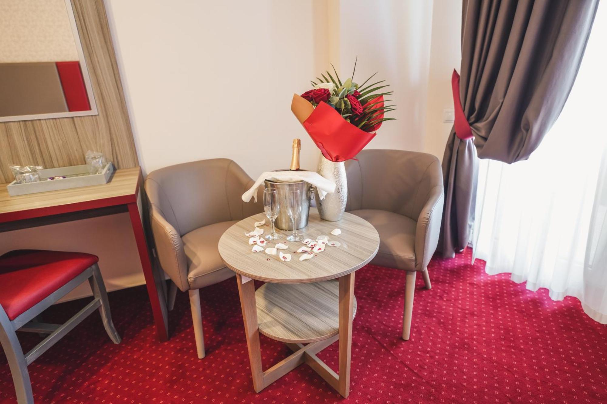 Hotel Marea Neagra Sinaia Kültér fotó