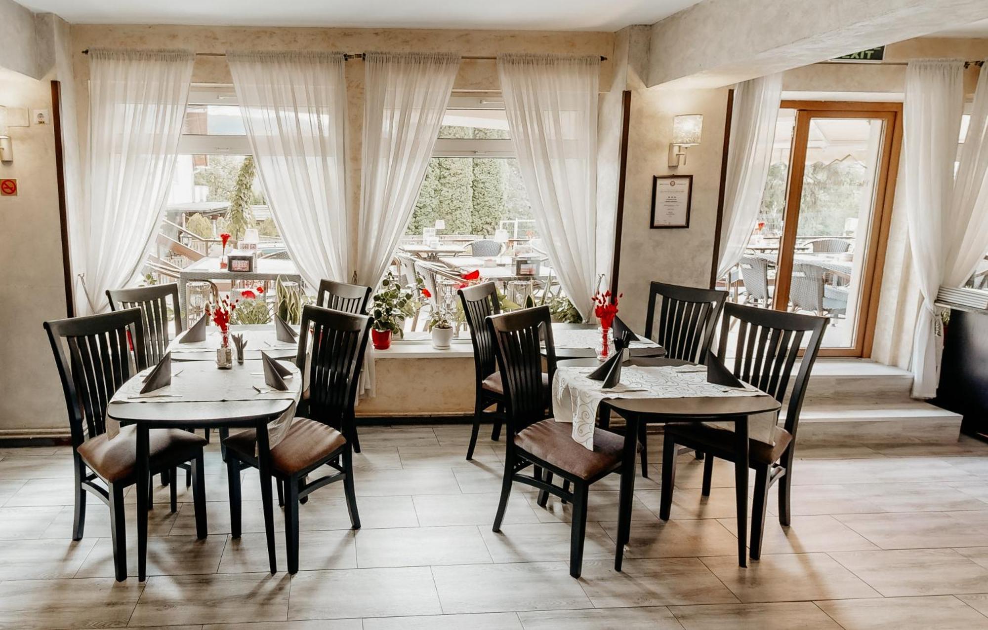 Hotel Marea Neagra Sinaia Kültér fotó