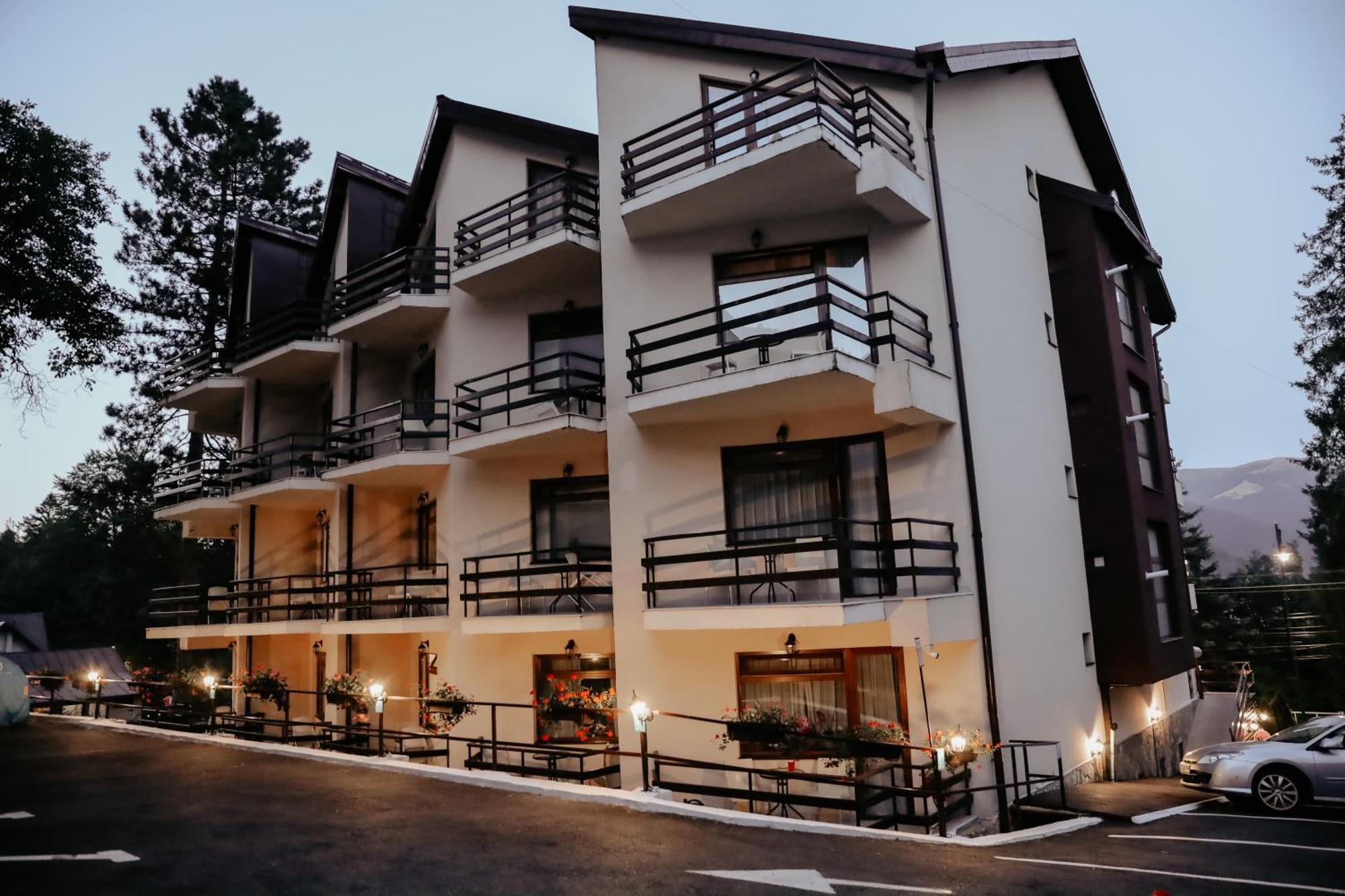 Hotel Marea Neagra Sinaia Kültér fotó