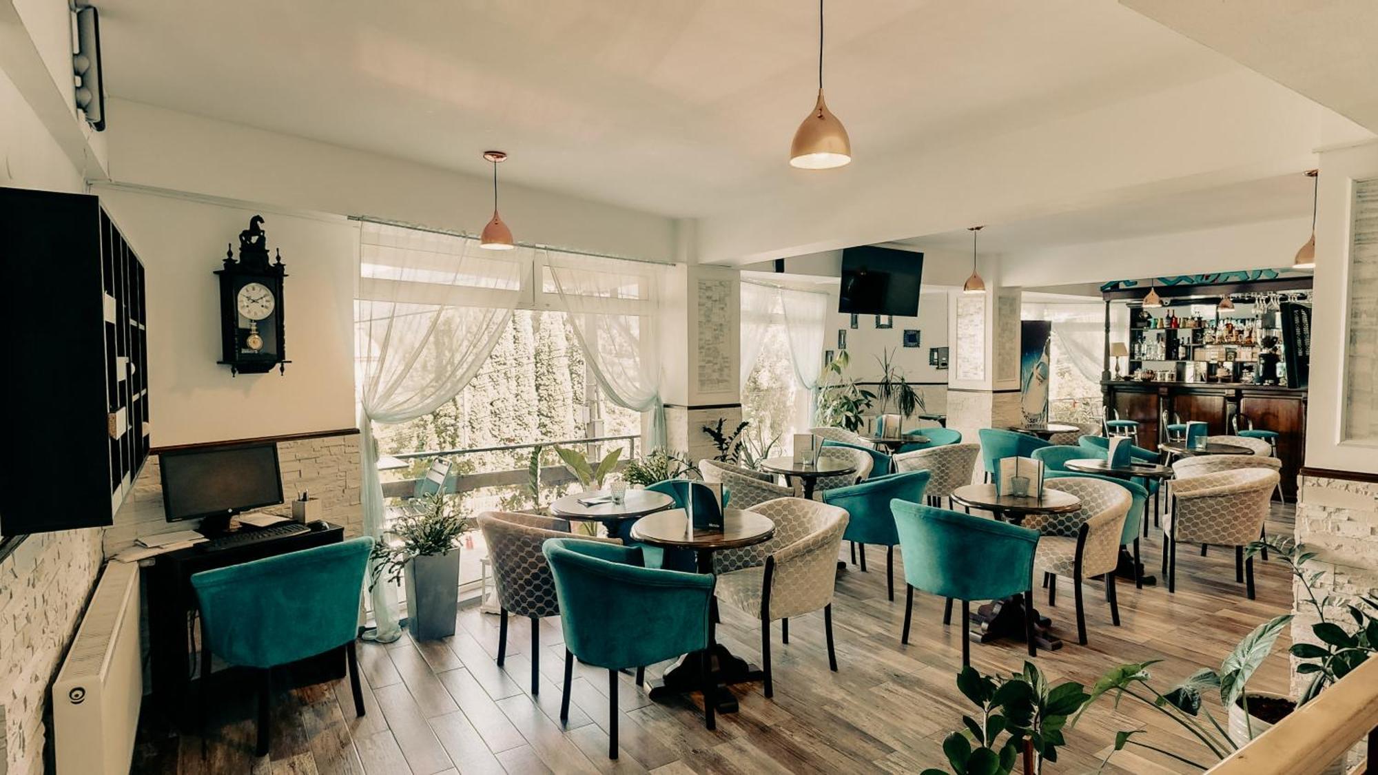 Hotel Marea Neagra Sinaia Kültér fotó