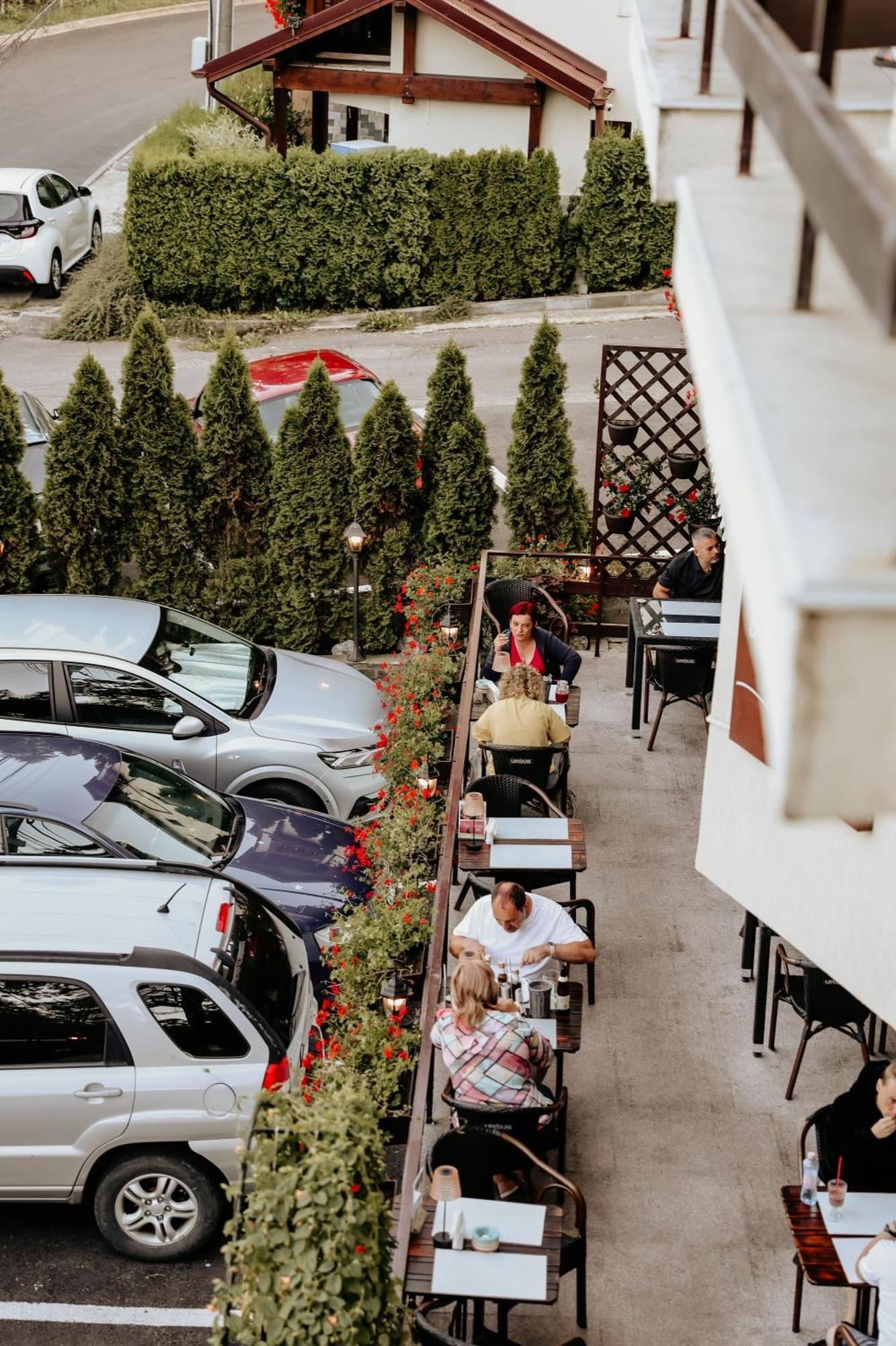 Hotel Marea Neagra Sinaia Kültér fotó