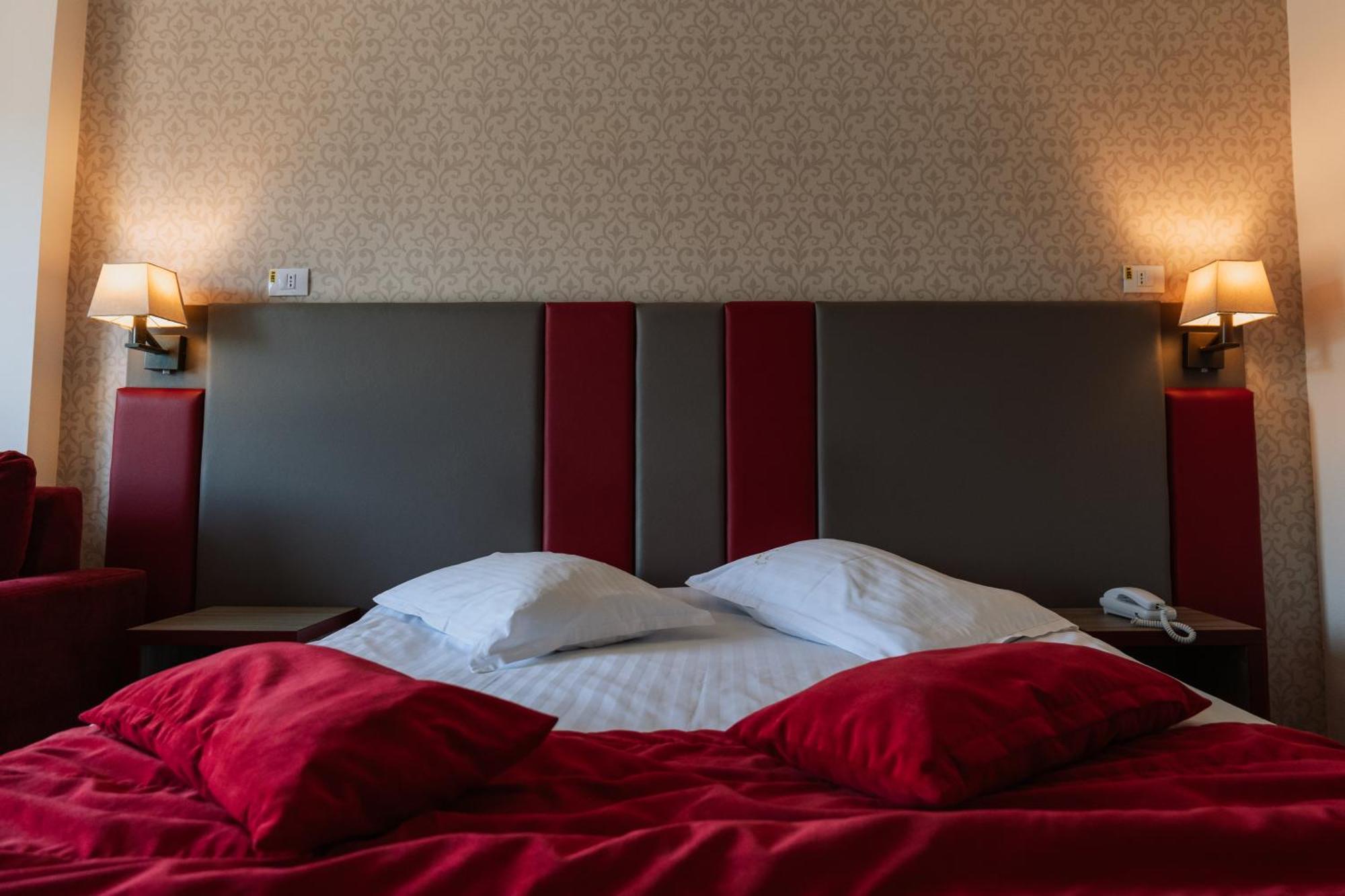 Hotel Marea Neagra Sinaia Kültér fotó