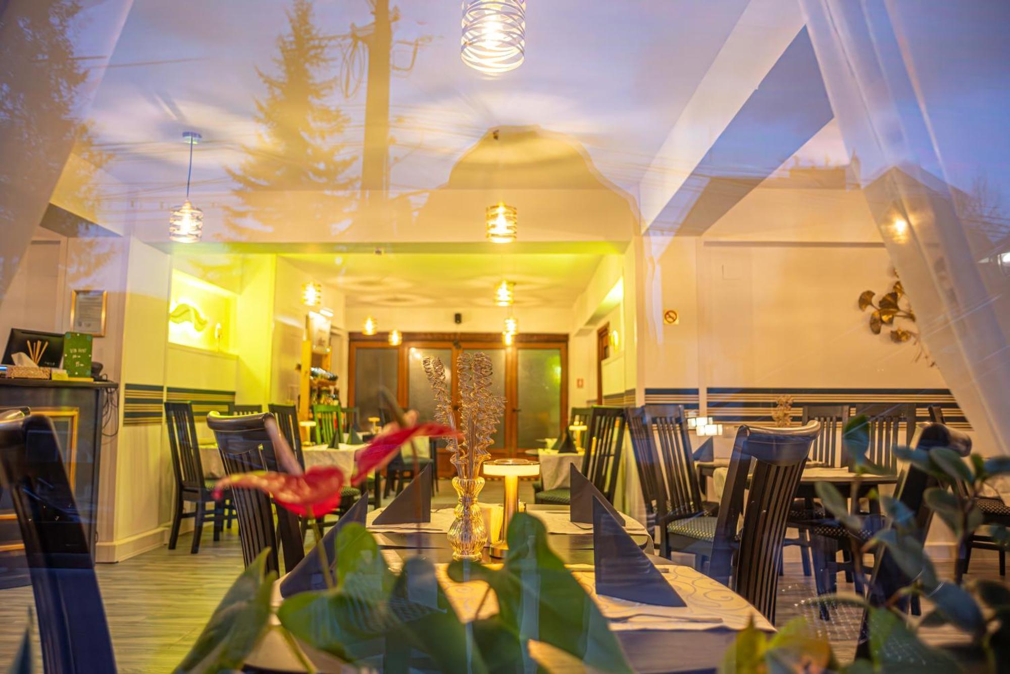 Hotel Marea Neagra Sinaia Kültér fotó