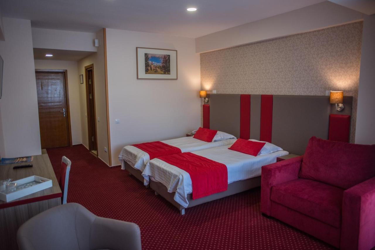 Hotel Marea Neagra Sinaia Kültér fotó